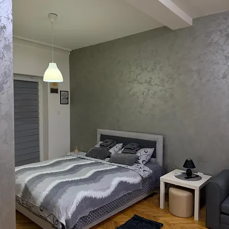 Loli קראלג'בו